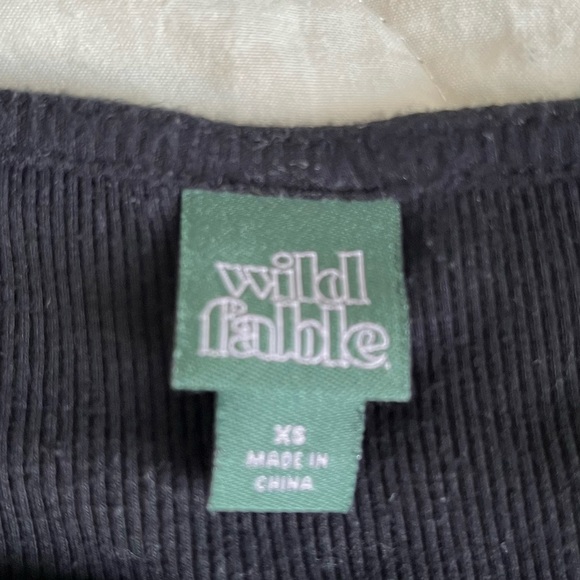 Black Ruched Short Sleeve Fitted Top - Picture 6 of 7